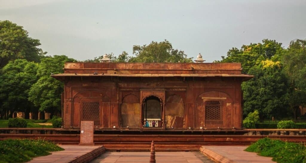 SAME DAY TAJ MAHAL & AGRA FORT TOUR BY EXPRESS TRAIN FROM DELHI