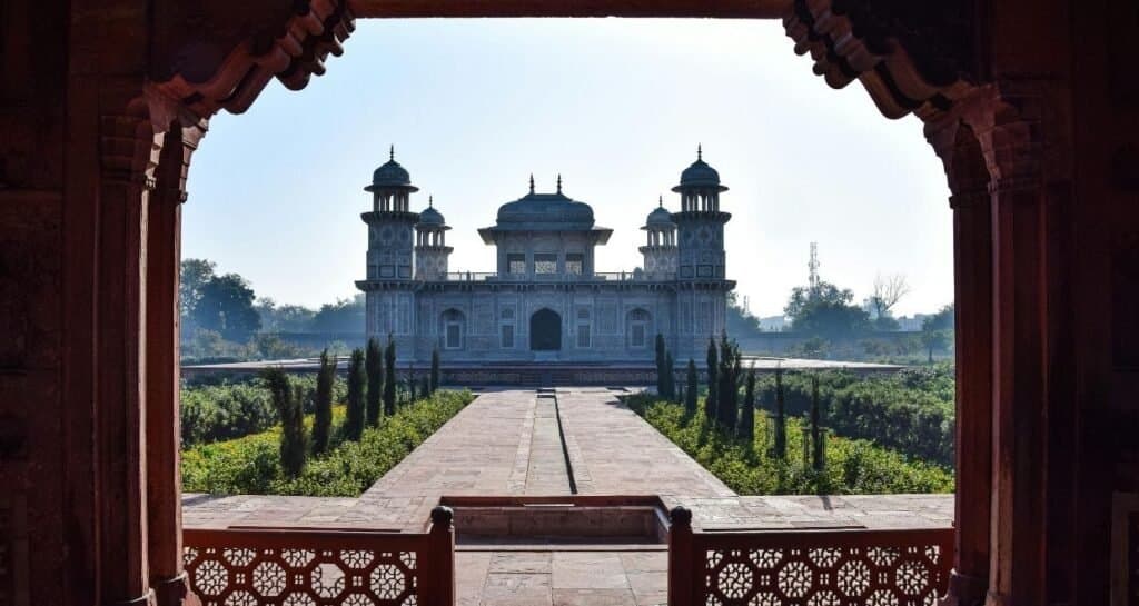 10 Days Golden Triangle Tour with Gwalior, Orchha & Khajuraho photo 2