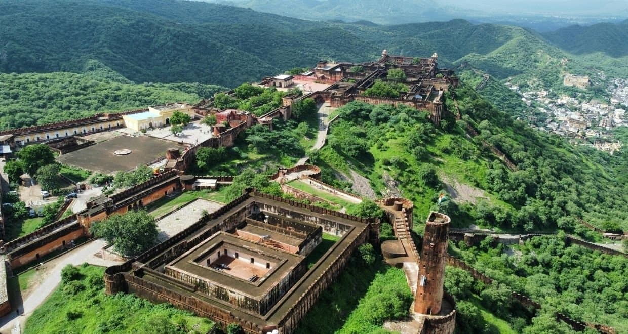 Same Day Bhangarh & Abhaneri Tour from Jaipur